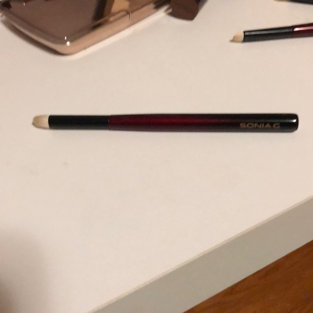 Sonia G Pencil Two brush